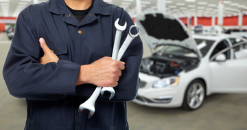 Des techniciens formés et agréés au sein de notre garage Peugeot à Pornic